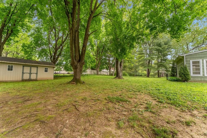 19 Hillside Dr