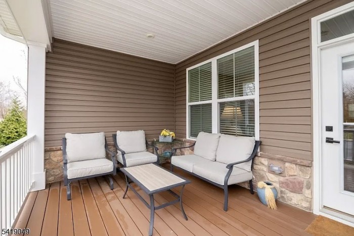 35 Sparrowhawk St.