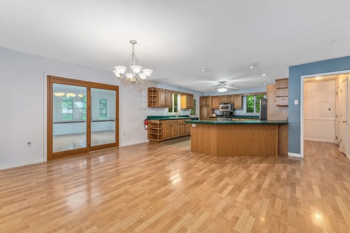 19 Hillside Dr