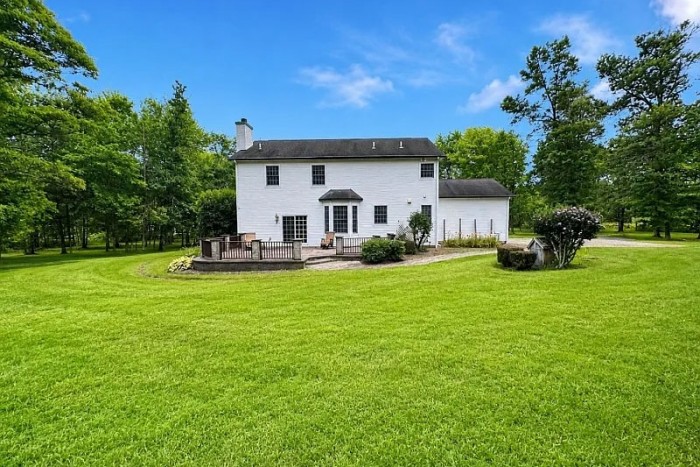 80 Plum Brook Rd