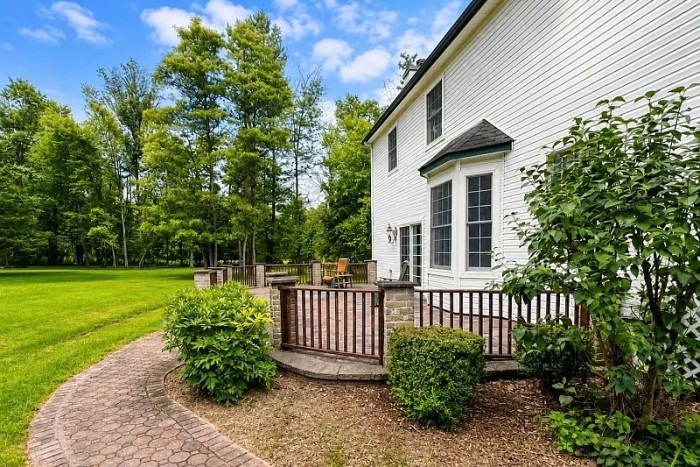 80 Plum Brook Rd