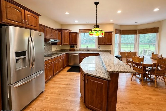 80 Plum Brook Rd