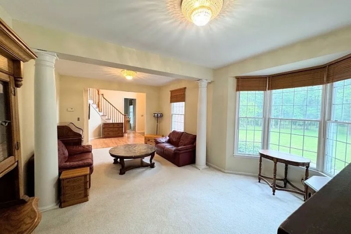 80 Plum Brook Rd
