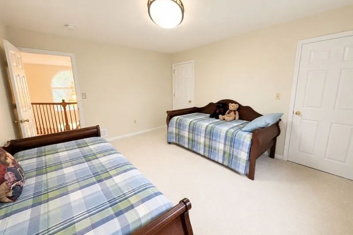 80 Plum Brook Rd