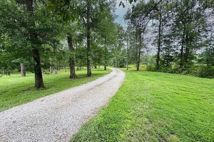 80 Plum Brook Rd