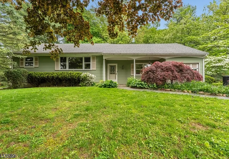 19 Hillside Dr