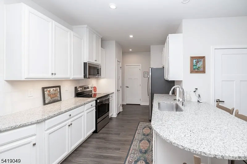 35 Sparrowhawk St.
